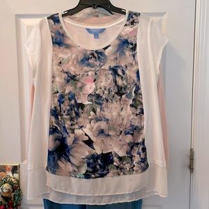 D Simply Vera misses Large white lightwt watercolor tee, chiffon trim
